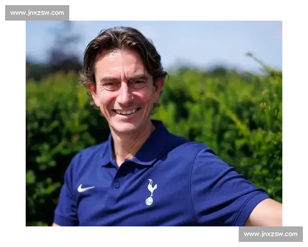 弗兰克:范德芬进球是训练结晶 热刺仍需精进 弗兰克:范德芬进球是训练结晶 热刺仍需精进